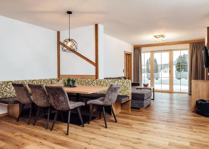 Alpenheimat Laurschhof 招待所 4*