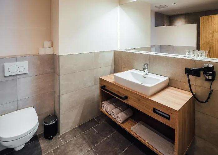 Alpenheimat Laurschhof 招待所 费斯