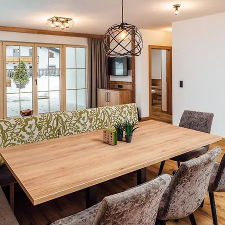 Pensionat Alpenheimat Laurschhof Fiss