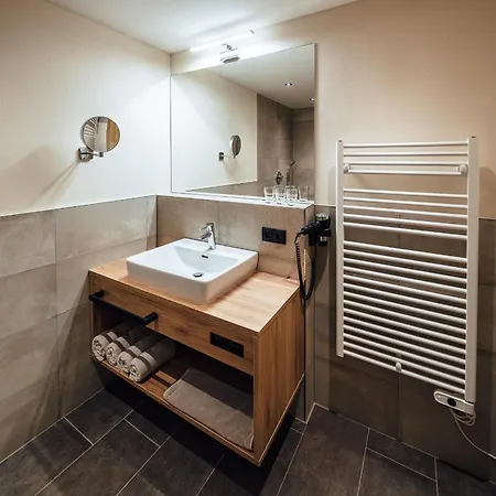 Alpenheimat Laurschhof 4*