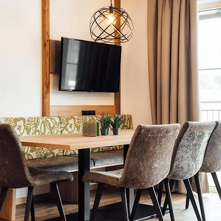 Pensionat Alpenheimat Laurschhof 4*